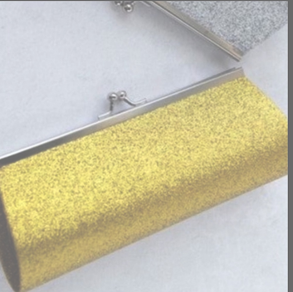 VINTAGE look Sparkly GOLD Clutch Purse NEW with matching chain strap.